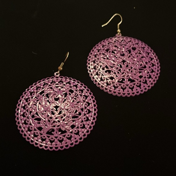 Purple Lace-like Round Dangly  Earrings - Picture 16 of 17